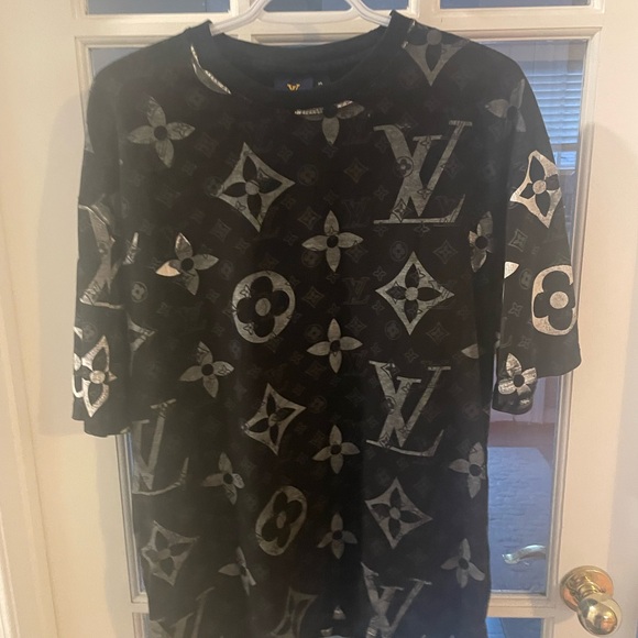 Louis Vuitton Other - Louis Vuitton Black and Silver Logo Tee